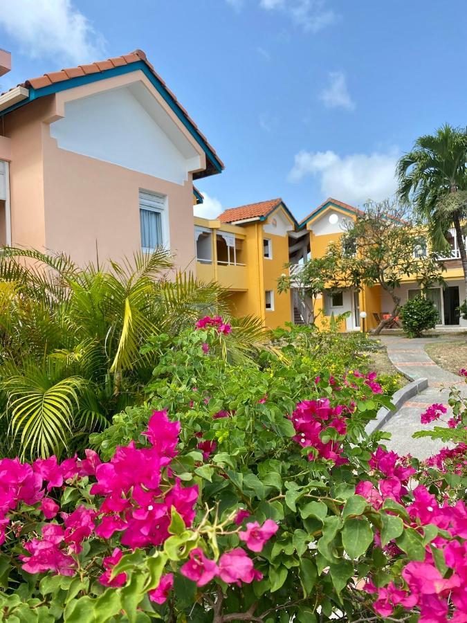 Superbe studio de standing à 800m de la mer des Caraïbes le hameau de beauregard sainte anne Esterno foto